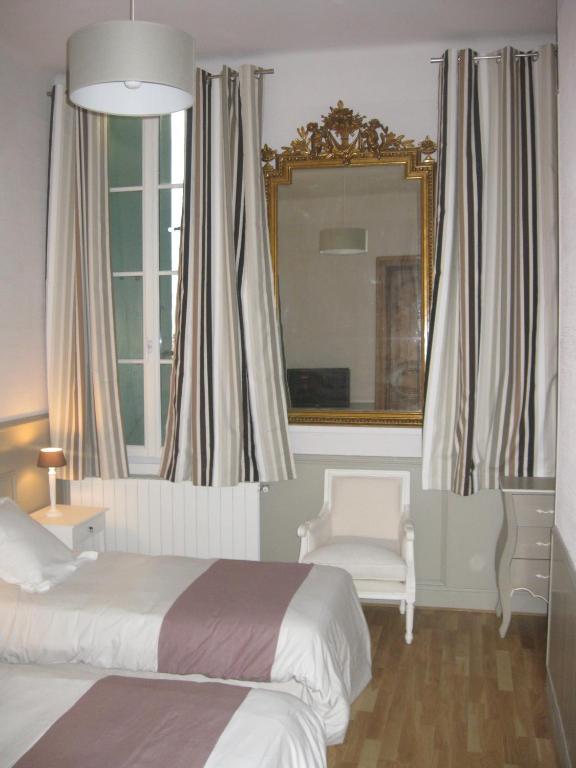 Hotel De L'Amphitheatre Nimes Ruang foto